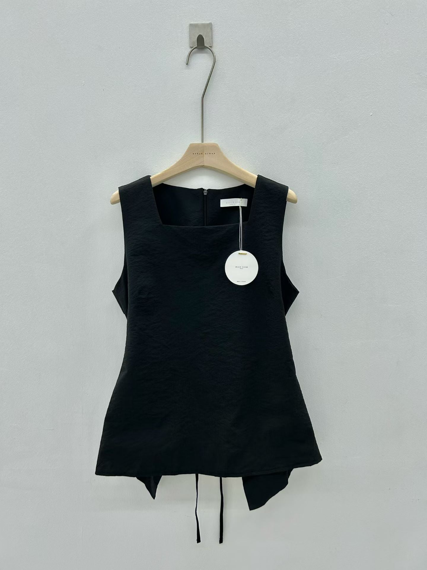 Cool Fabric Back Tie Vest (18-20Jun 超抵價$348, 之後批發價$368)