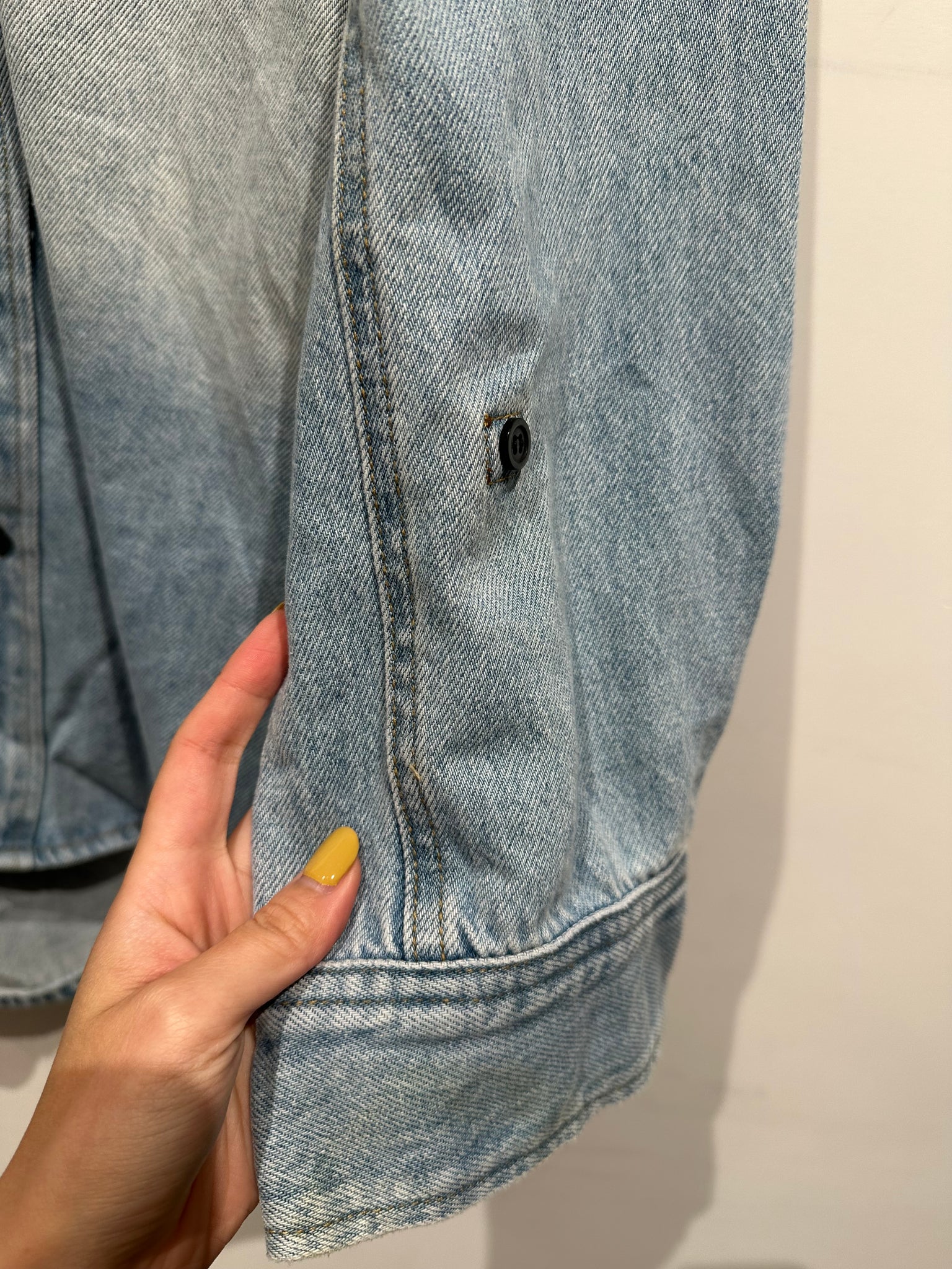 Delicate Denim Shirt (2-4Sep 超抵價$498, 之後批發價$598)