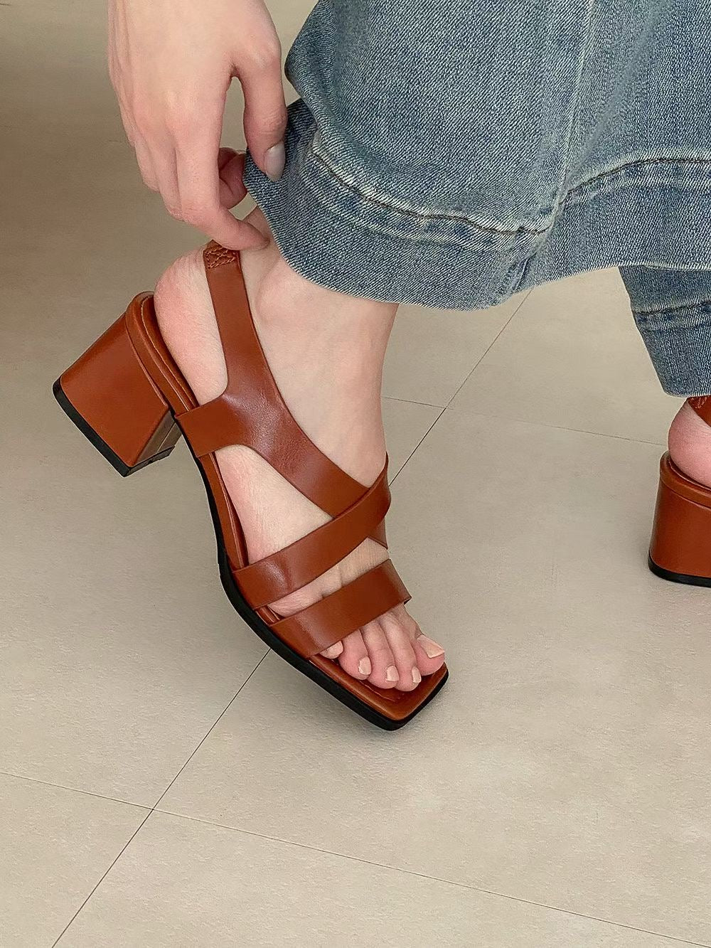 Cross Heels Sandal (限時超抵快閃價$398至今晚23:59, 18-20Jun 超抵價$428, 之後批發價$468)