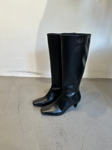Classy Lamb Leather Seam Long Boots (15-18Oct $798, 之後批發價$898）