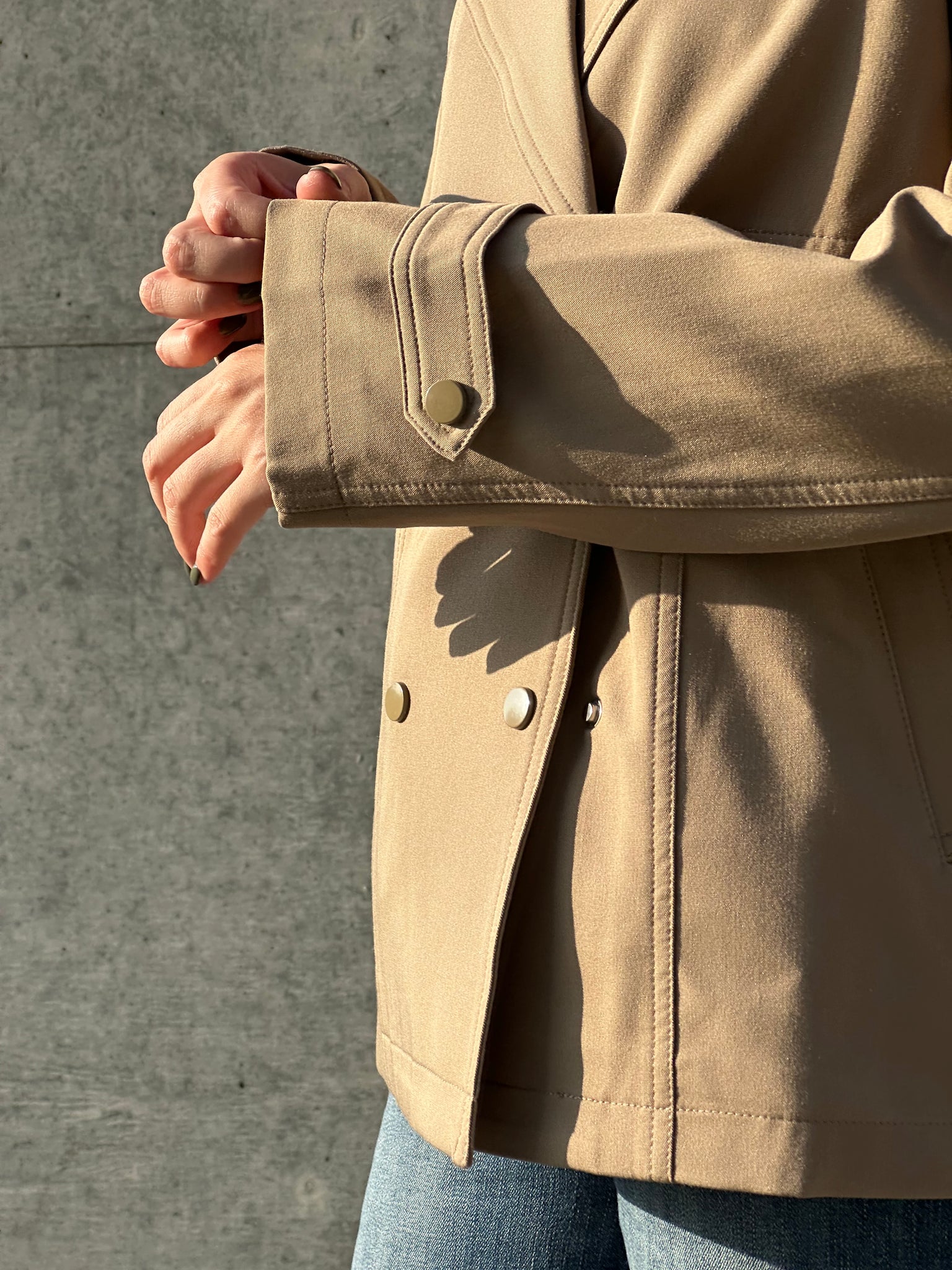 Double Breast Snap Boxy Light Trench (限時至抵價$398到今晚23:59, 之後超抵價$468)