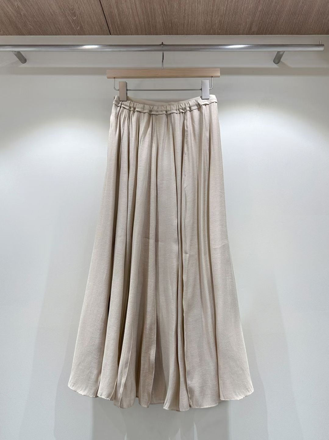 Sheer Pleated Skirt  (8-10Oct超抵價$368, 之後批發價$398)
