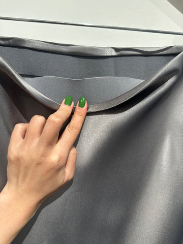 Must Have Satin Skirt (1-5Apr$298, 之後批發價$398）