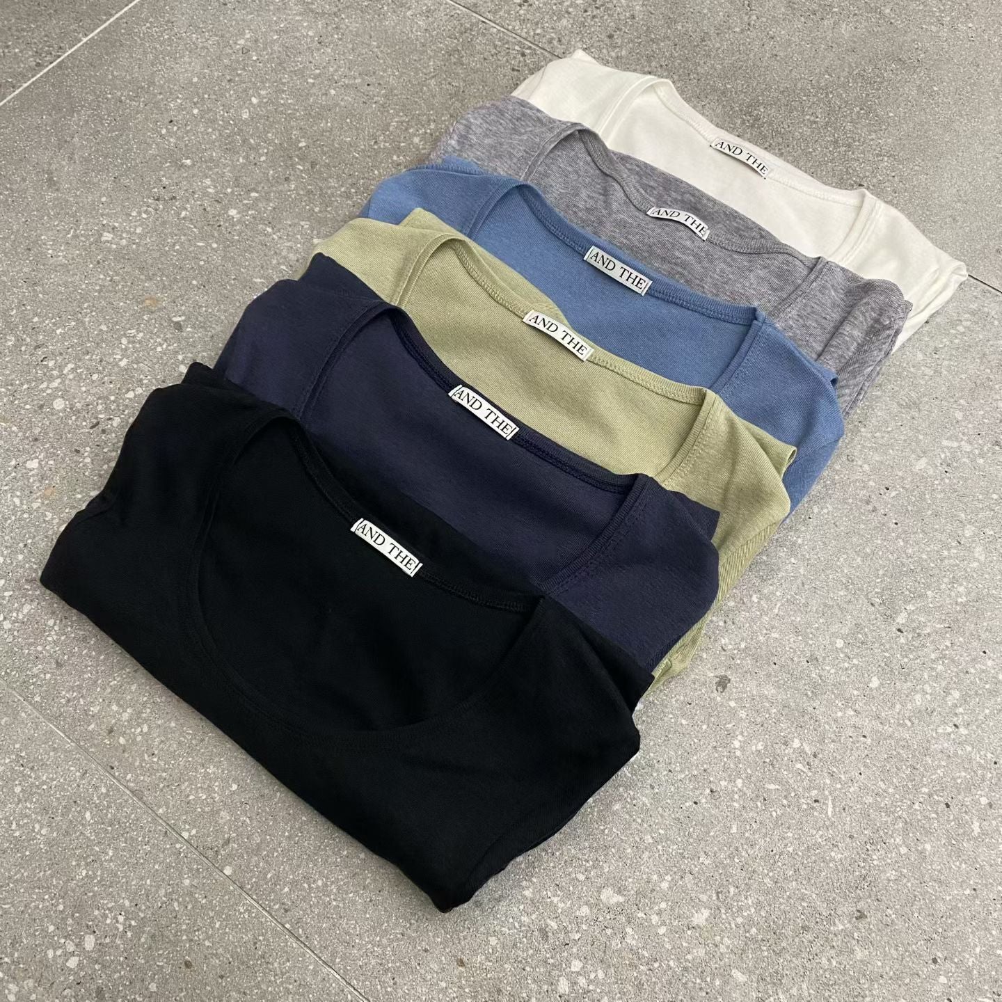 Quality U Neck Basic Tee  (8-10Oct超抵價$268, 之後批發價$298)