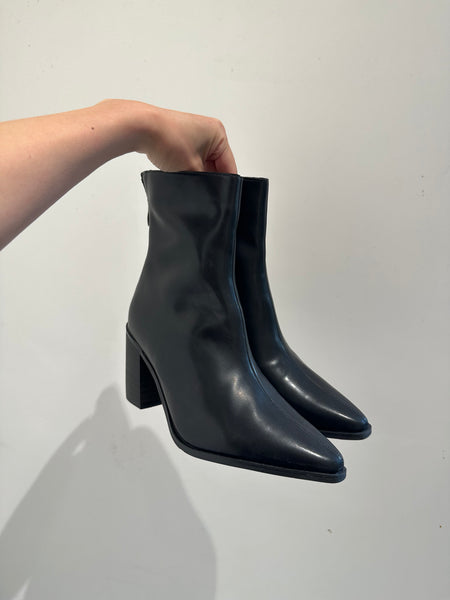 Genuine Leather Pointed Boots (14-17Oct超抵價$598, 之後批發價$698)