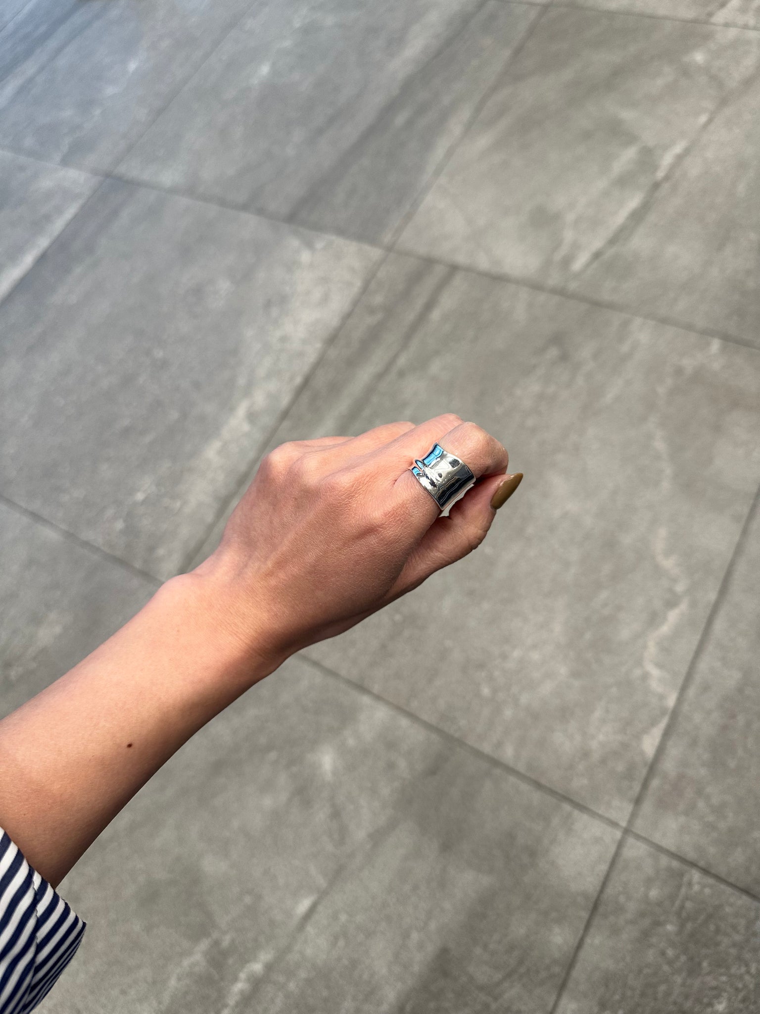 R4 (2-4Mar $568, 之後批發價$598）