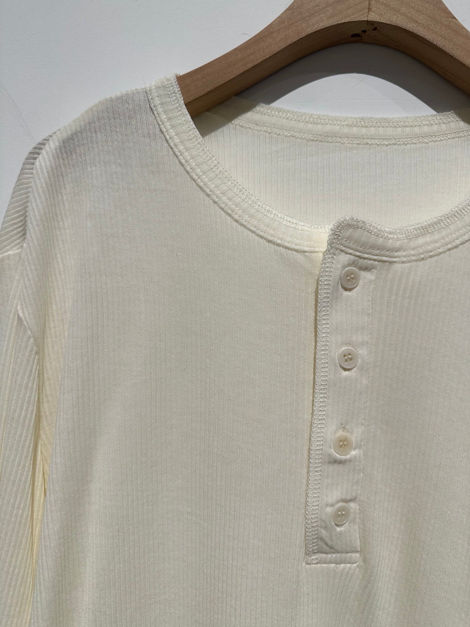 Must Have Button Ribbed Cool Tee (2-4Sep 超抵價$248, 之後批發價$298)