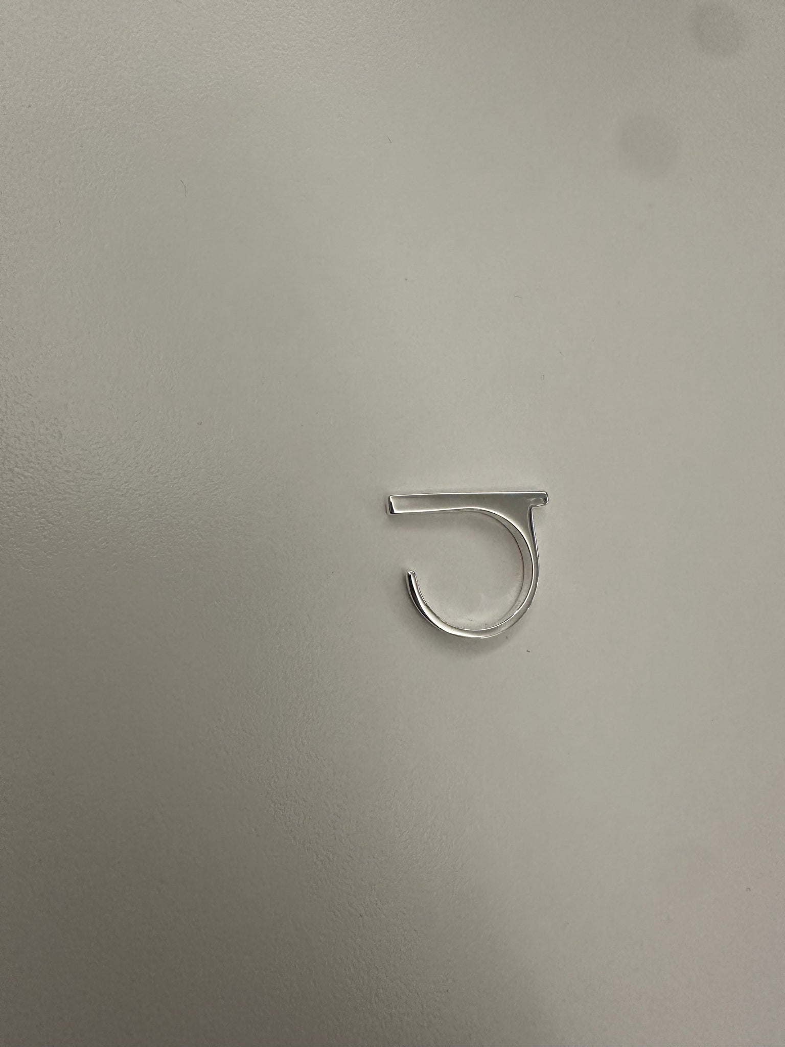 R7
