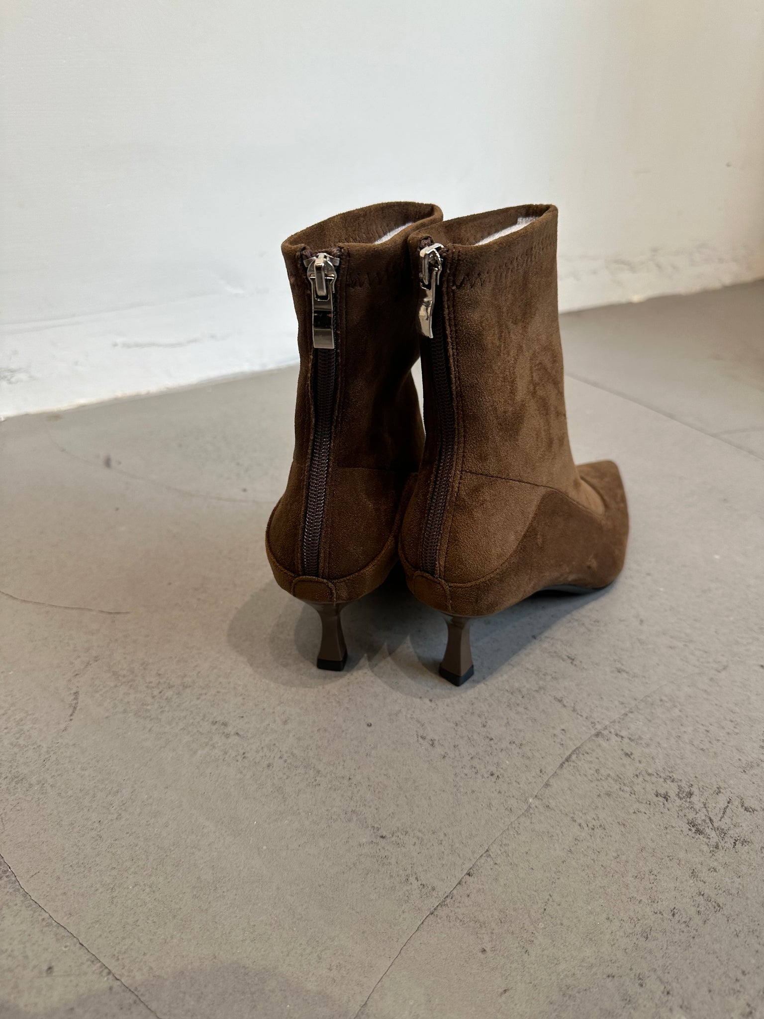 Suede Stiletto Ankle Boots (14-17Oct超抵價$468, 之後批發價$568)