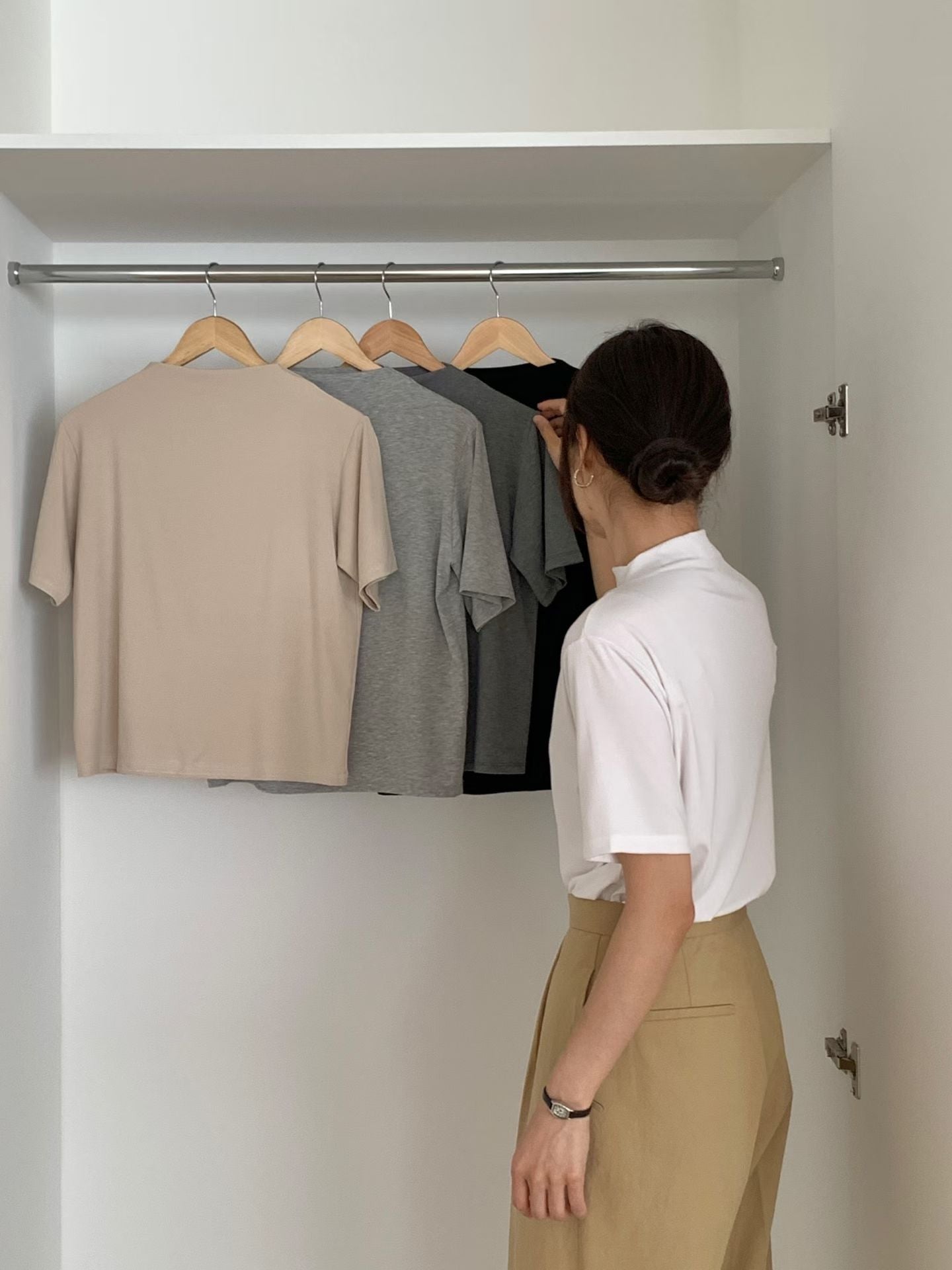 Must Have Soft Low Half Neck Tee (加購$168)