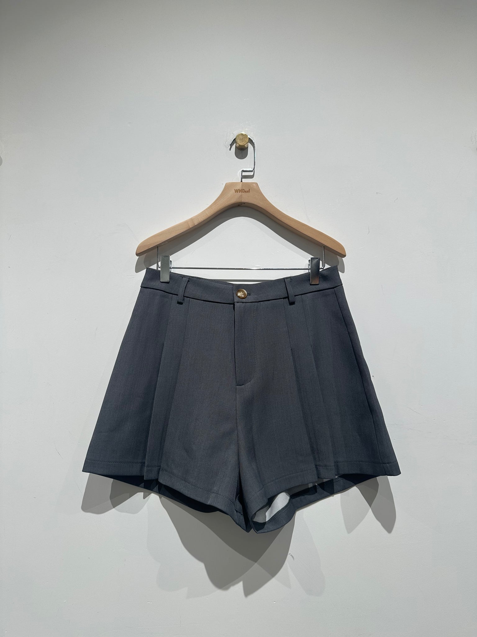 Folded Shorts  (2-5Jul 超抵價$298, 之後批發價$398)