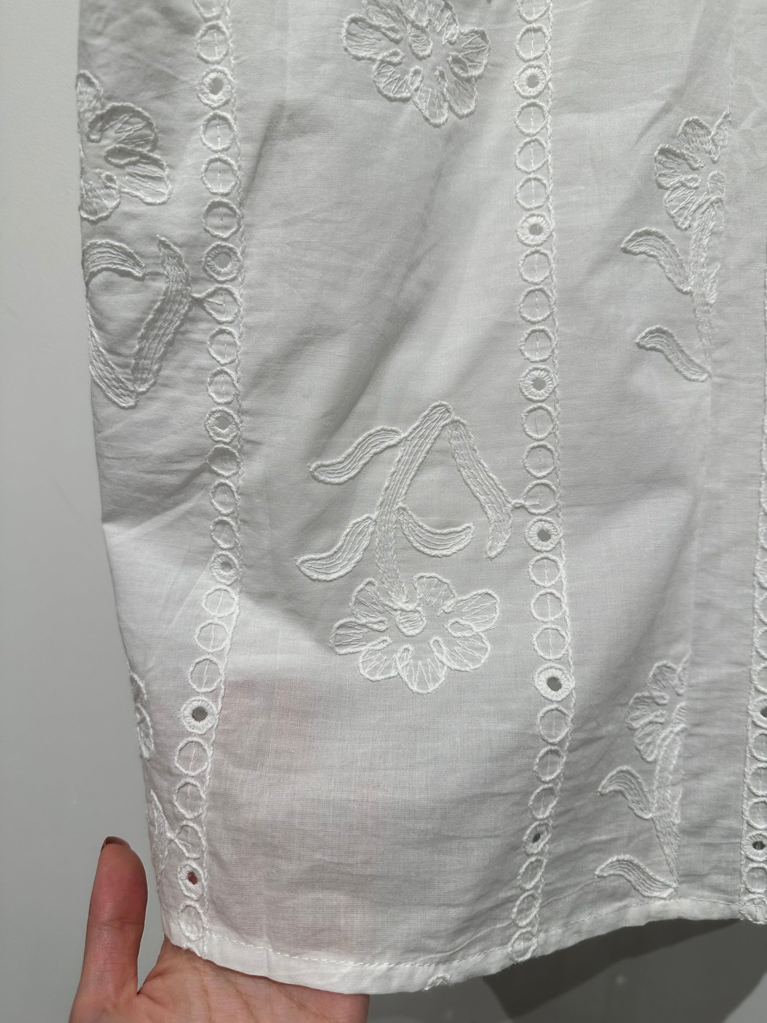 Embroidered Puff Sleeve Vest  (28-30May 超抵價$398, 之後批發價$448)