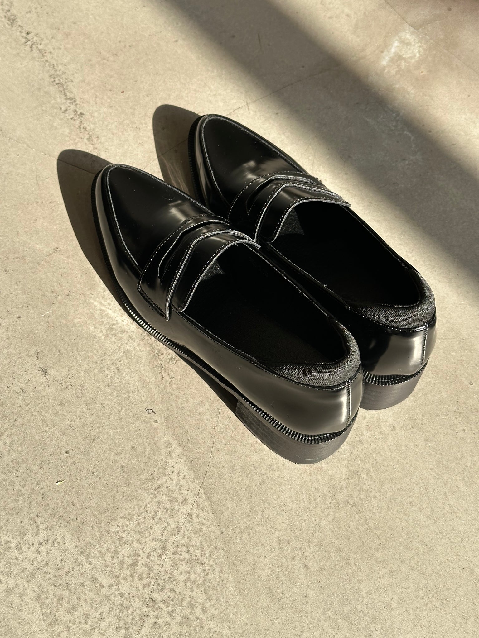 Pointed Leather Loafer (14-16Jan $398, 之後批發價$498）