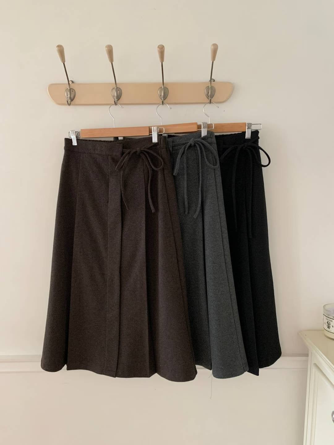Folds Wool Skirt