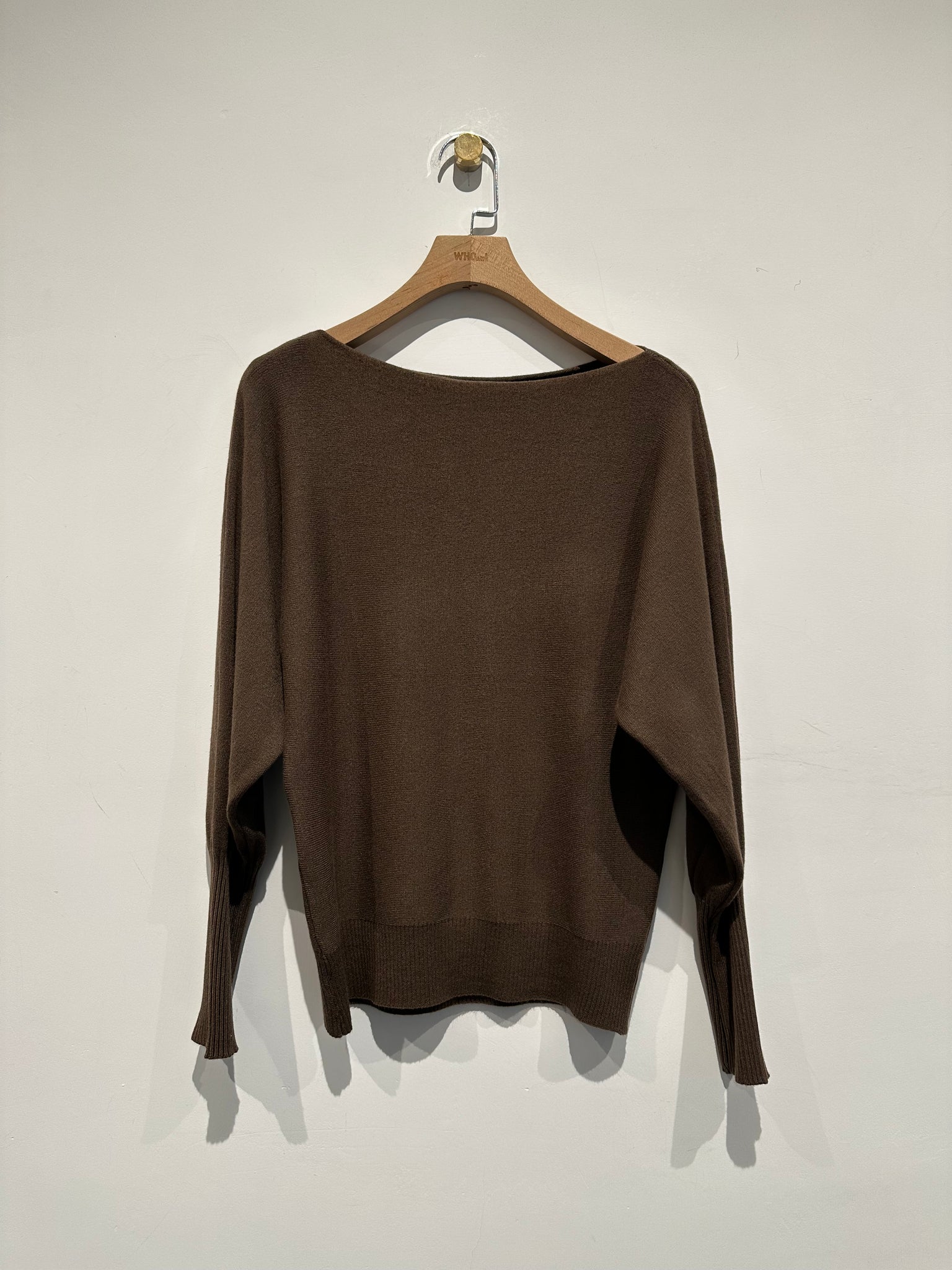 Two Ways Shoulder Smooth Knit Top