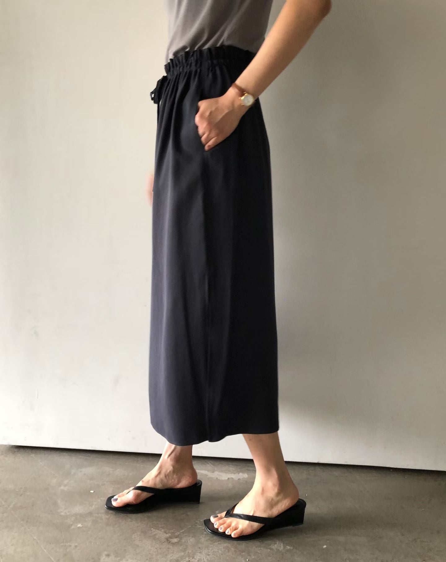 Elastic Band Waist Side Slit Skirt (18-20Jul 超抵價$368, 之後批發價$398)