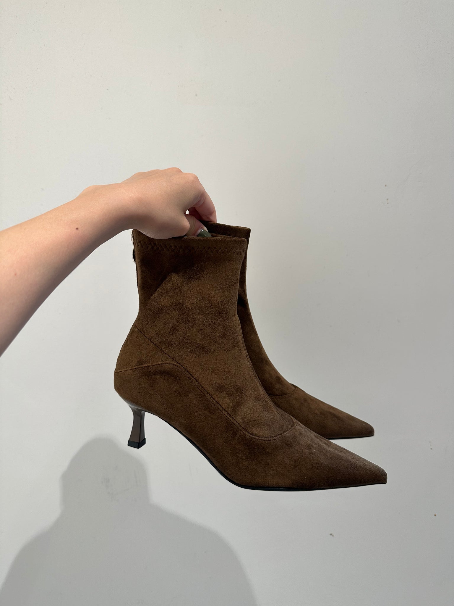 Suede Stiletto Ankle Boots (14-17Oct超抵價$468, 之後批發價$568)