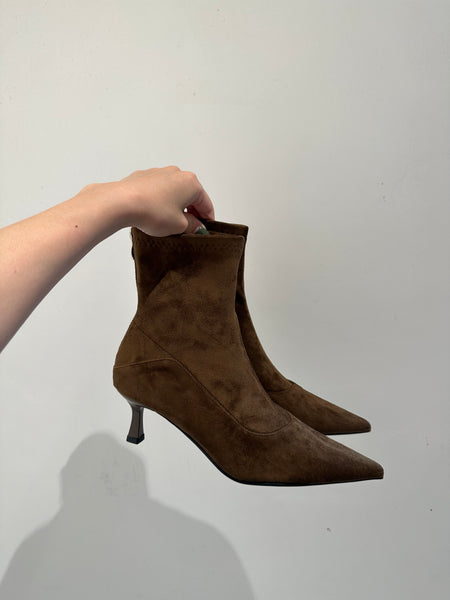 Suede Stiletto Ankle Boots (14-17Oct超抵價$468, 之後批發價$568)