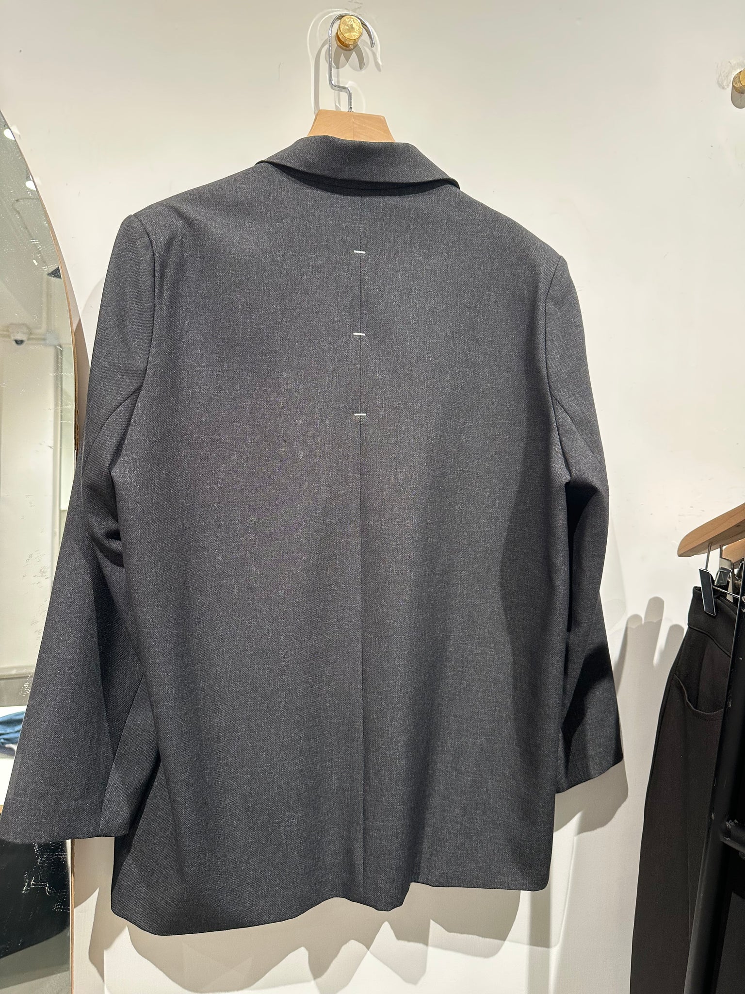 Back Stitches Blazer  (8-10Oct超抵價$598, 之後批發價$698)