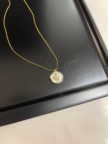 WS2023NOV189 (Necklace - Gold With Tulip Pendant)