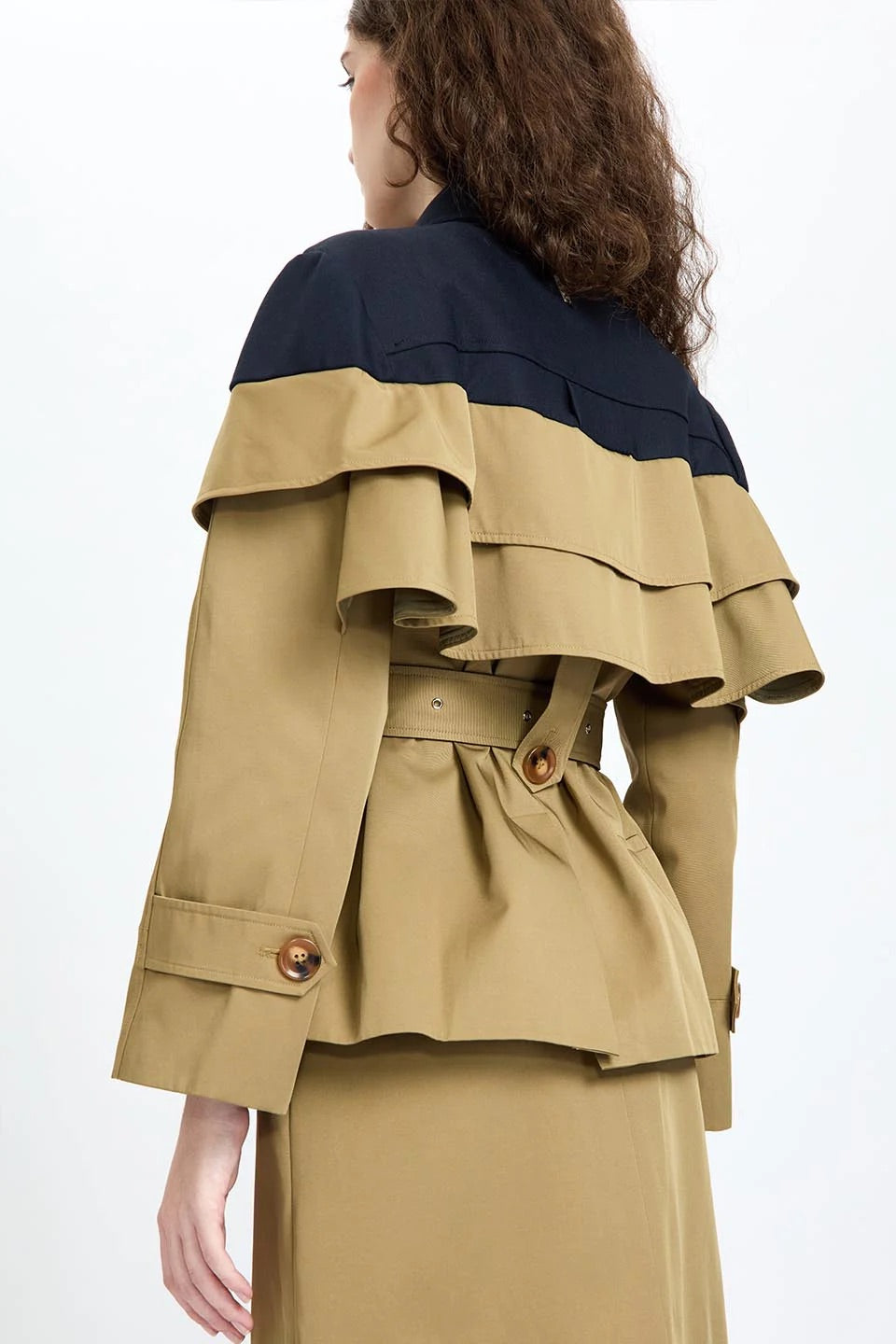 Back Ruffles Short Trench