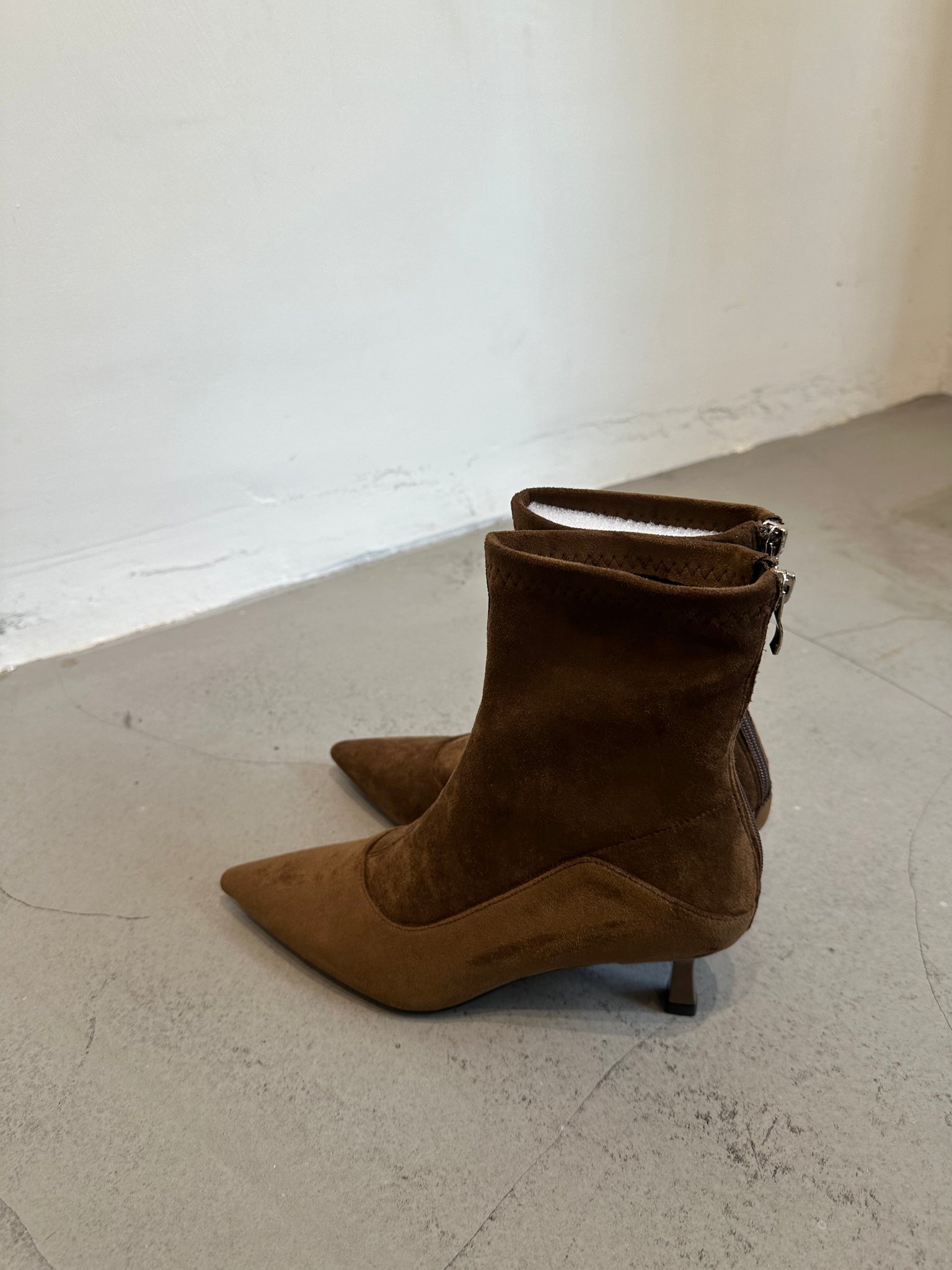 Suede Stiletto Ankle Boots (14-17Oct超抵價$468, 之後批發價$568)
