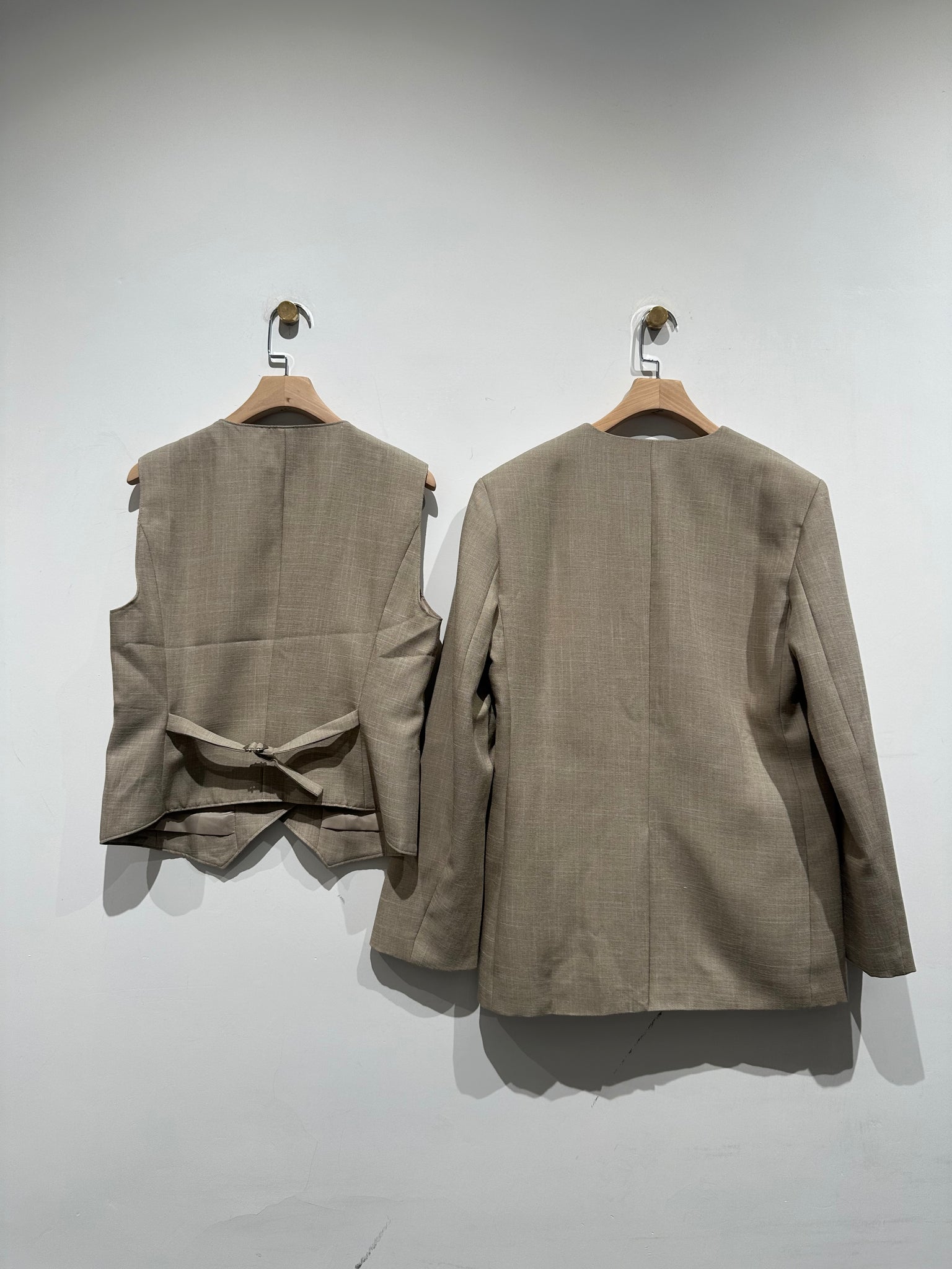 Collarless Blazer & Tailor Vest Set (3-5Sep 超抵價$798, 之後批發價$898)