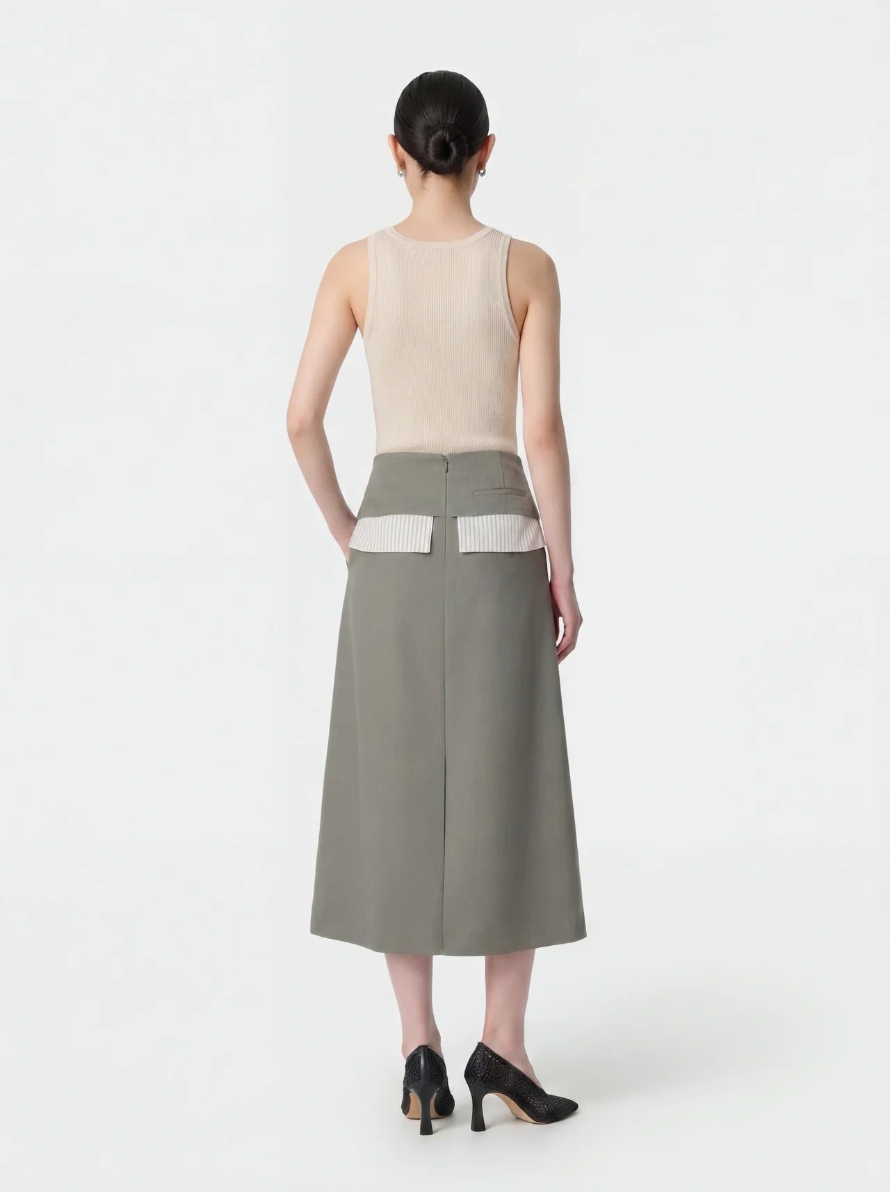 Button Slit Skirt