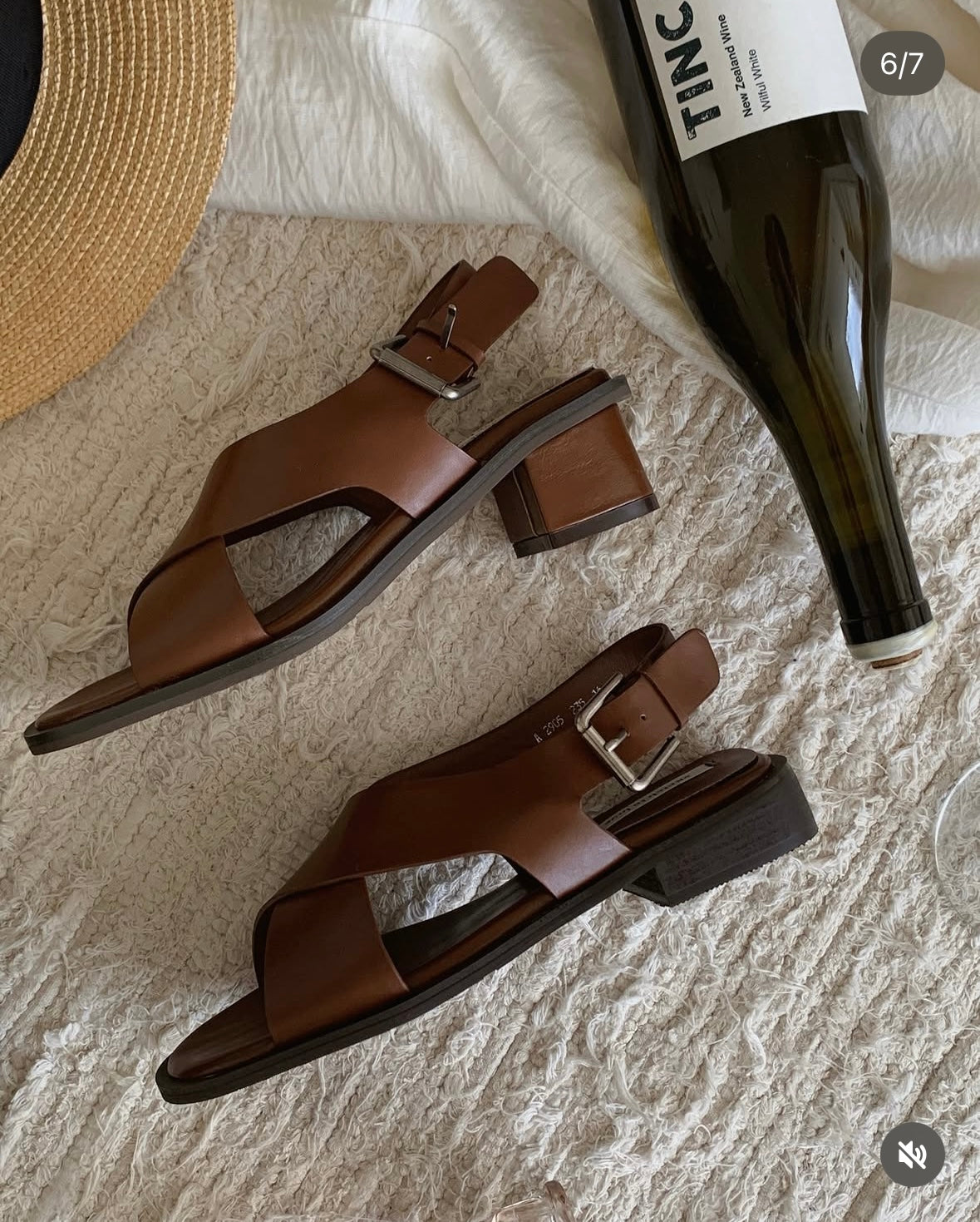 Genuine Leather Classy Cross Sandal (28-30May 超抵價 $528, 批發價$568)