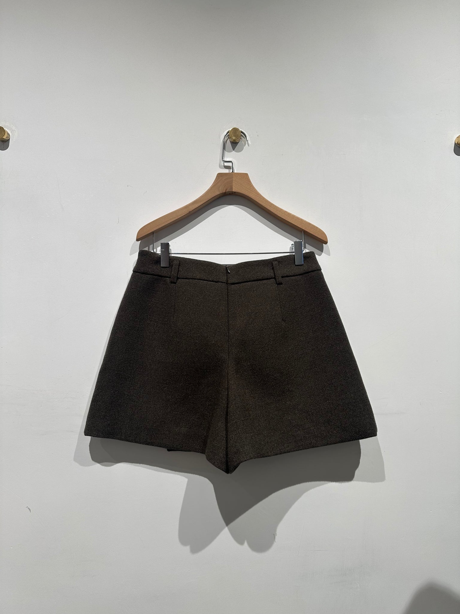 Fold Wool Shorts (15-18Jan $368, 之後批發價$398）
