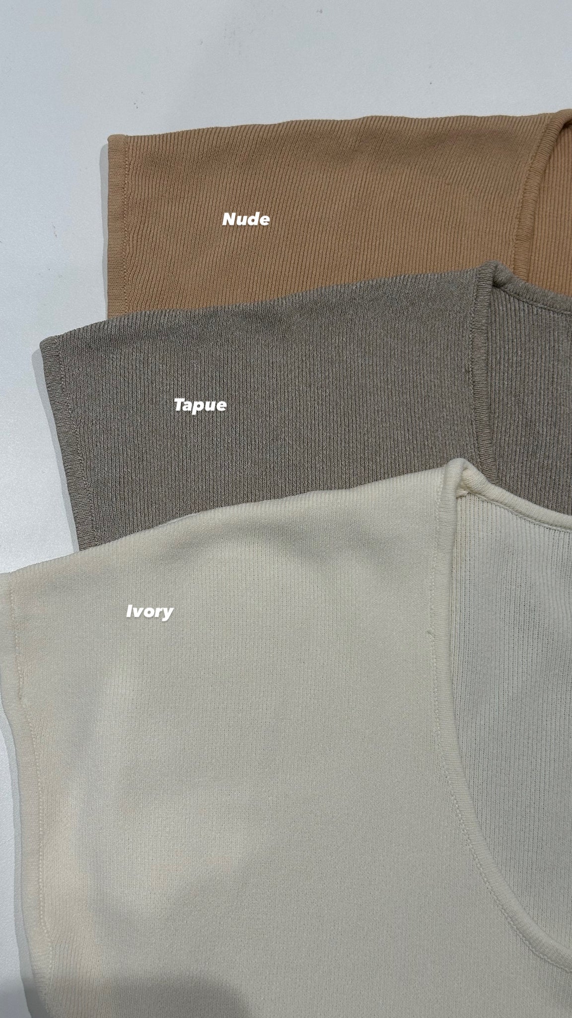 Side V Knit Top (9-11Jul 超抵價$268, 之後批發價$298)