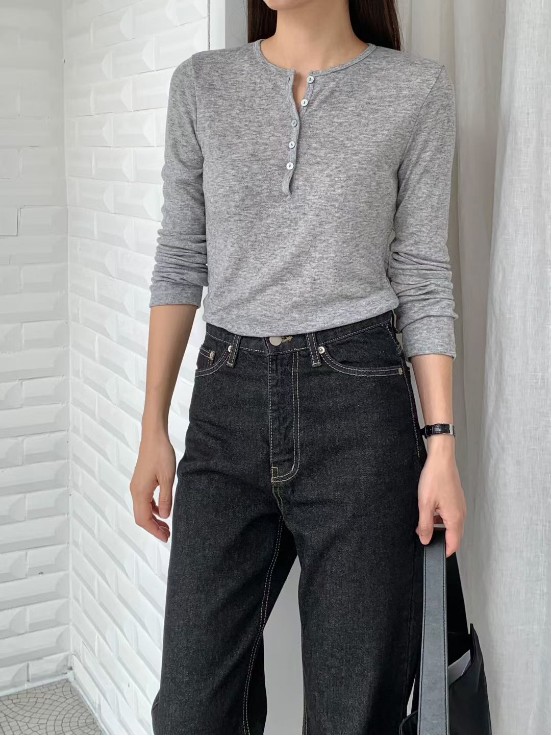 Open Button Tee (加購$178)