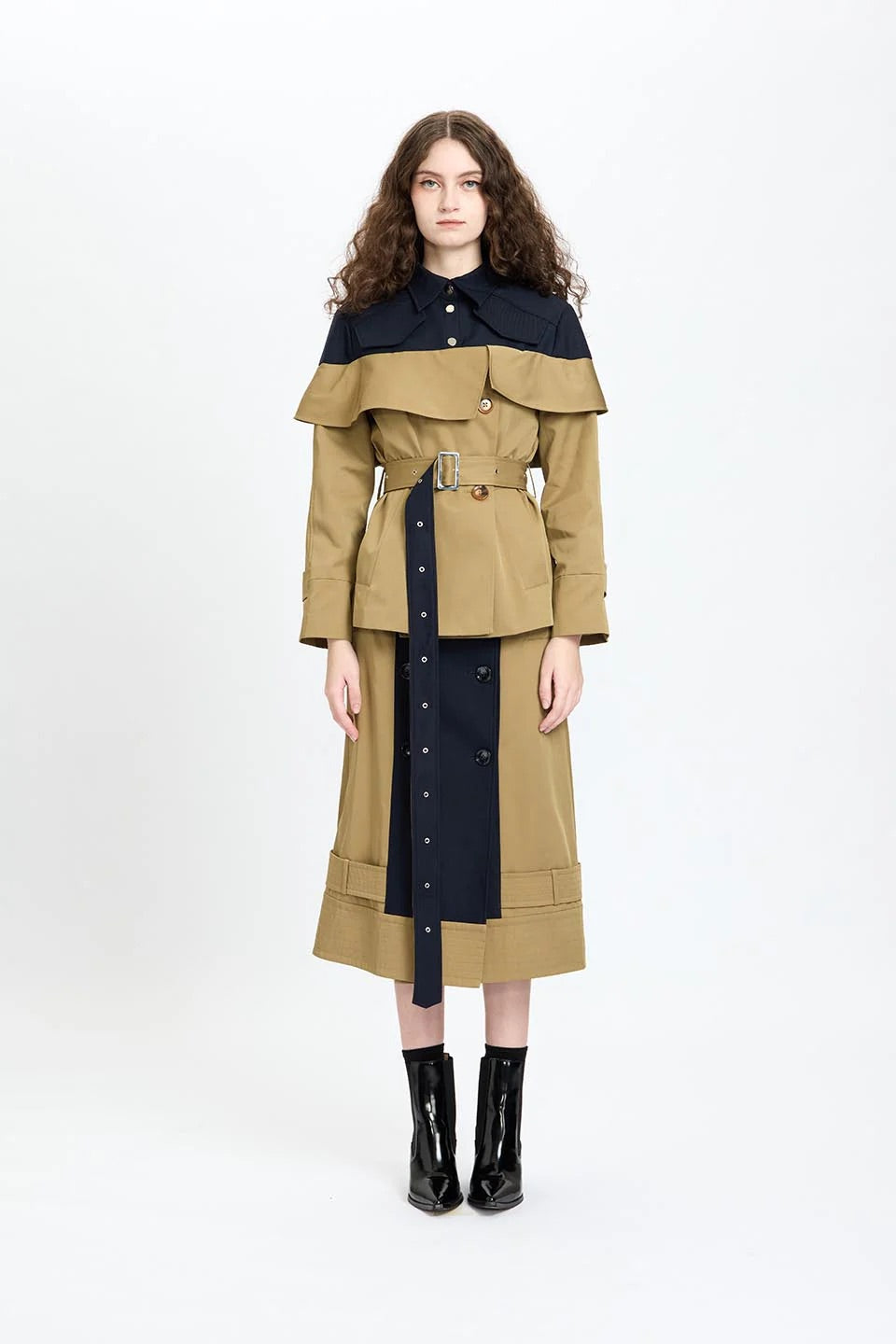 Back Ruffles Short Trench