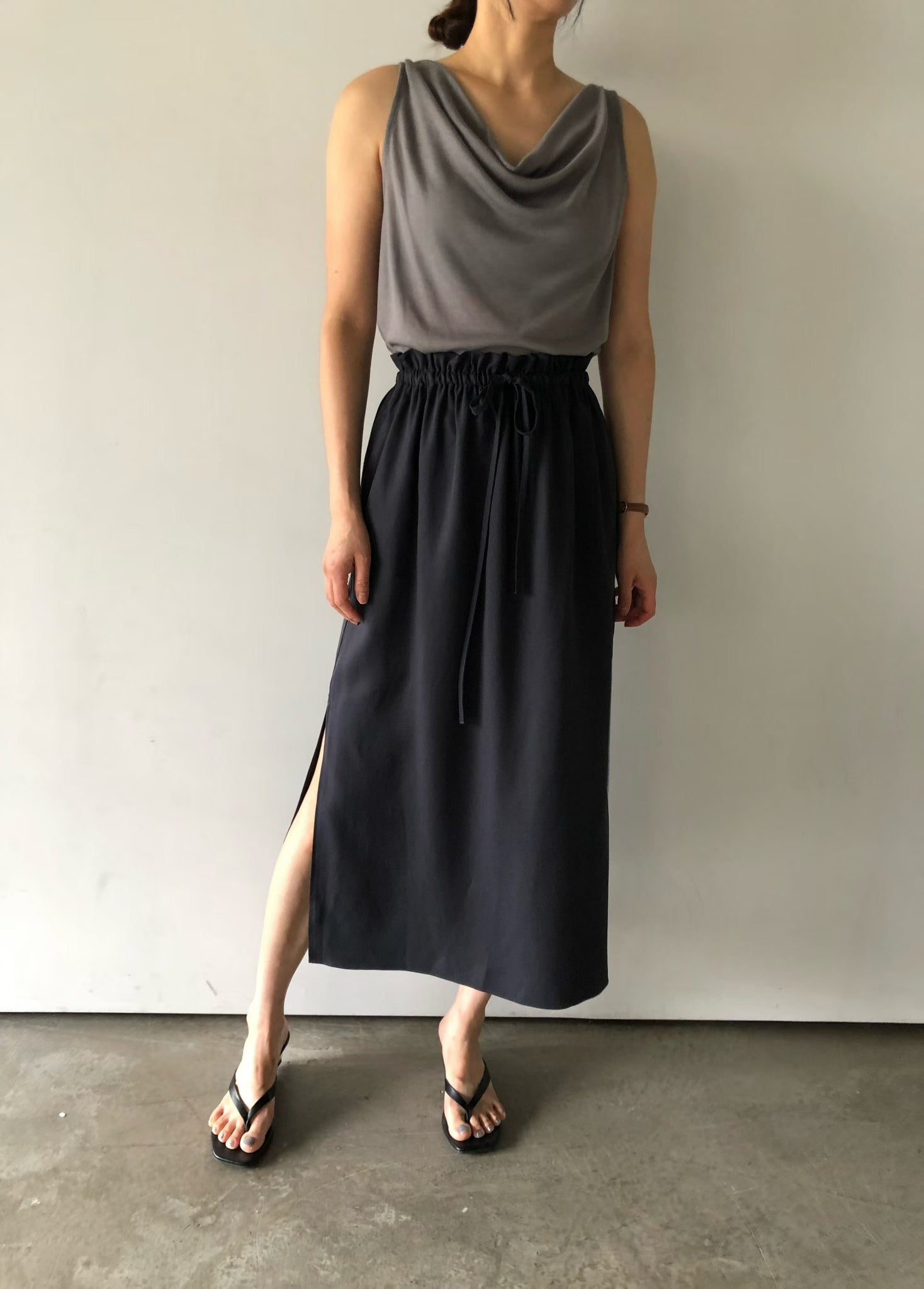 Elastic Band Waist Side Slit Skirt (18-20Jul 超抵價$368, 之後批發價$398)