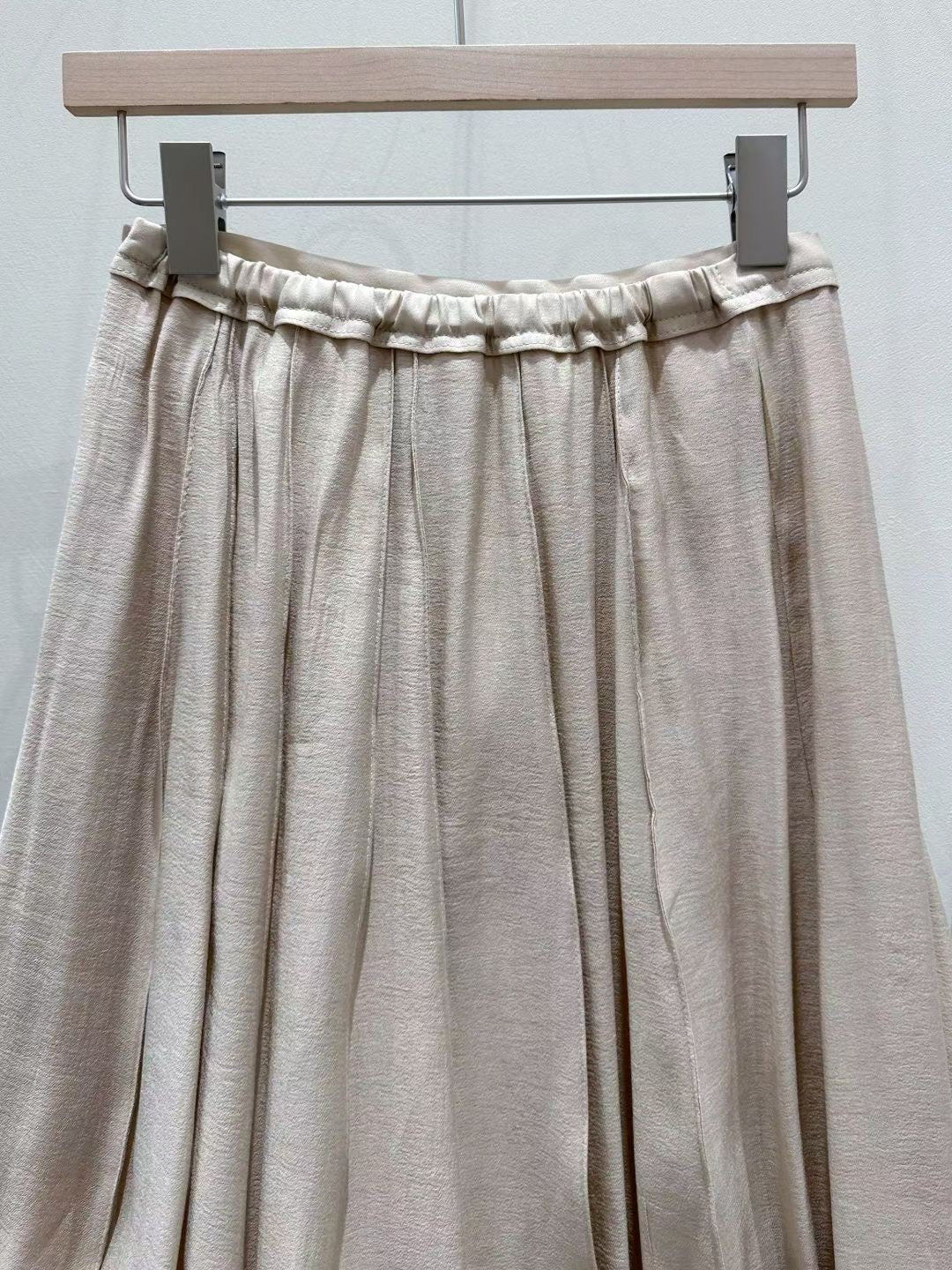 Sheer Pleated Skirt  (8-10Oct超抵價$368, 之後批發價$398)