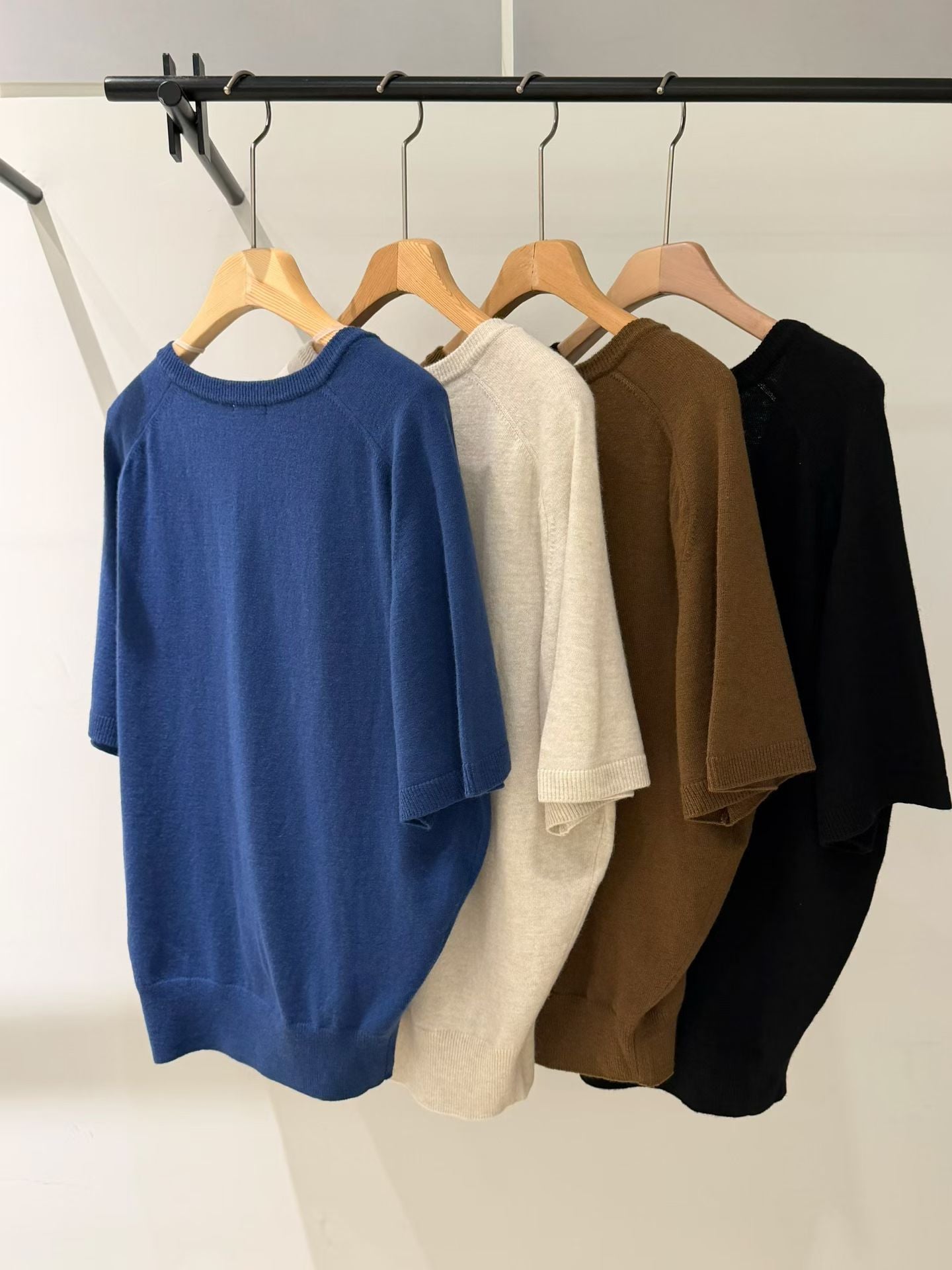 Premium V Neck Short Sleeve Knit Top (9-11Sep超抵價$428, 之後批發價$468)