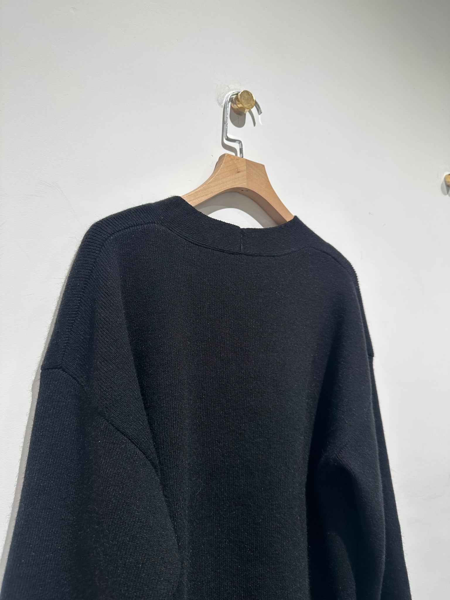 Essential Oversize V Neck Knit Top (15-18Jan $368, 之後批發價$468）