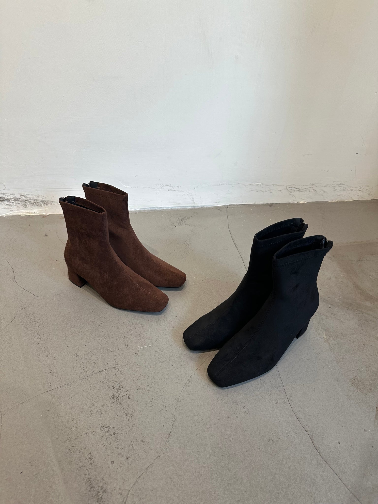 Must Have Suede Ankle Boots (限時最抵價$398至今晚23:59, 15-17Oct超抵價$448, 之後批發價$498)