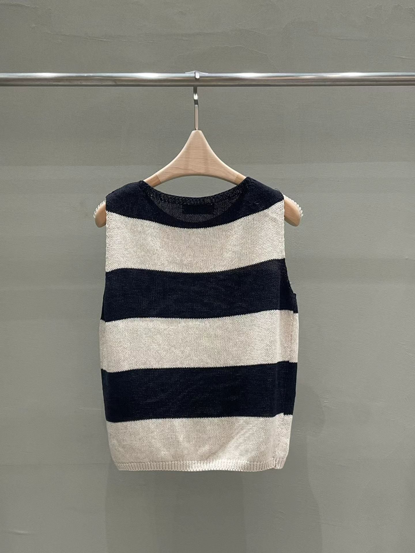 French Style Thick Stripe Knit Vest (30Apr-2May $398, 之後批發價$468）
