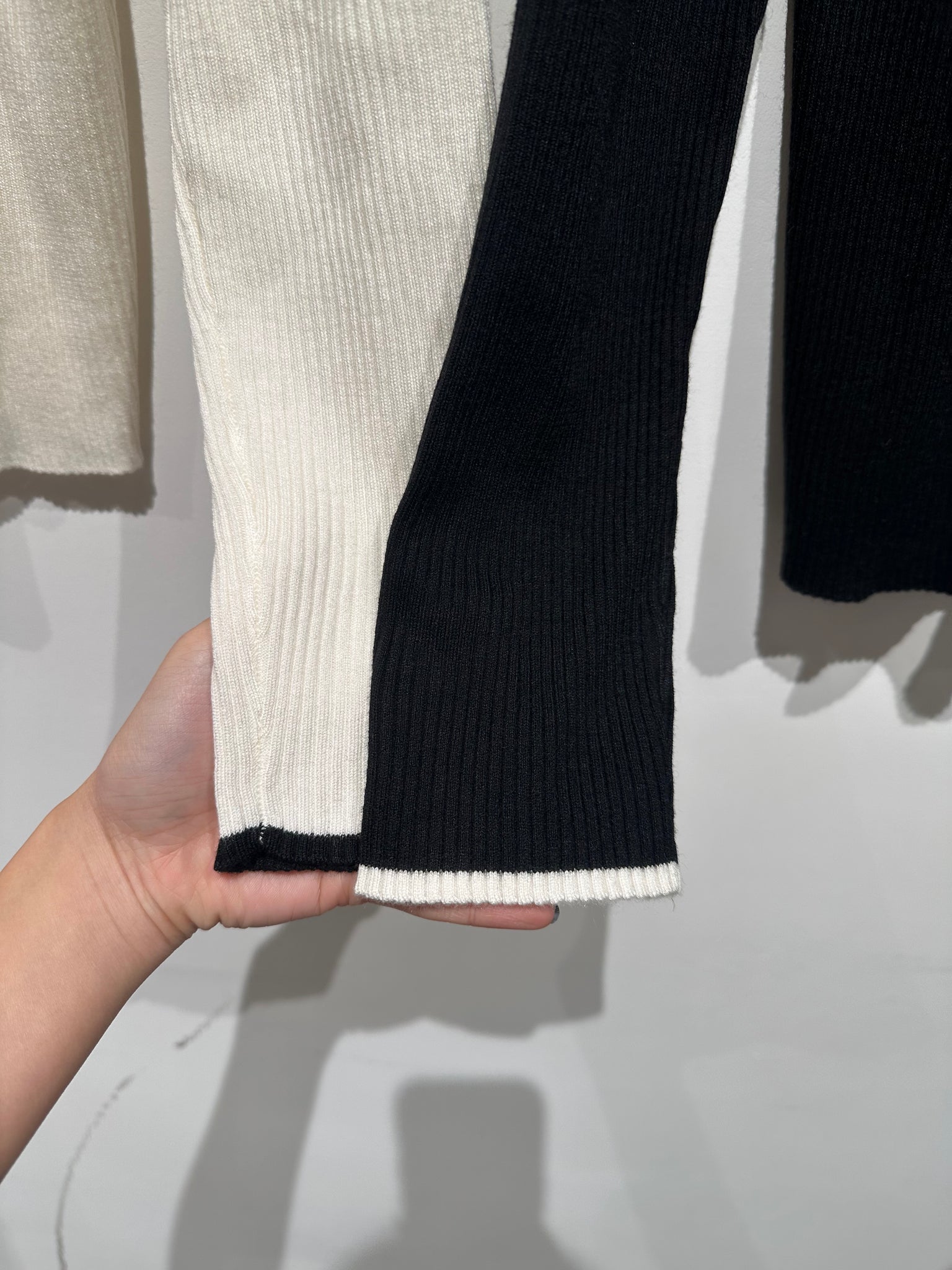 Two Tone Knit Hoodies (5-8Nov $298, 之後批發價$398）