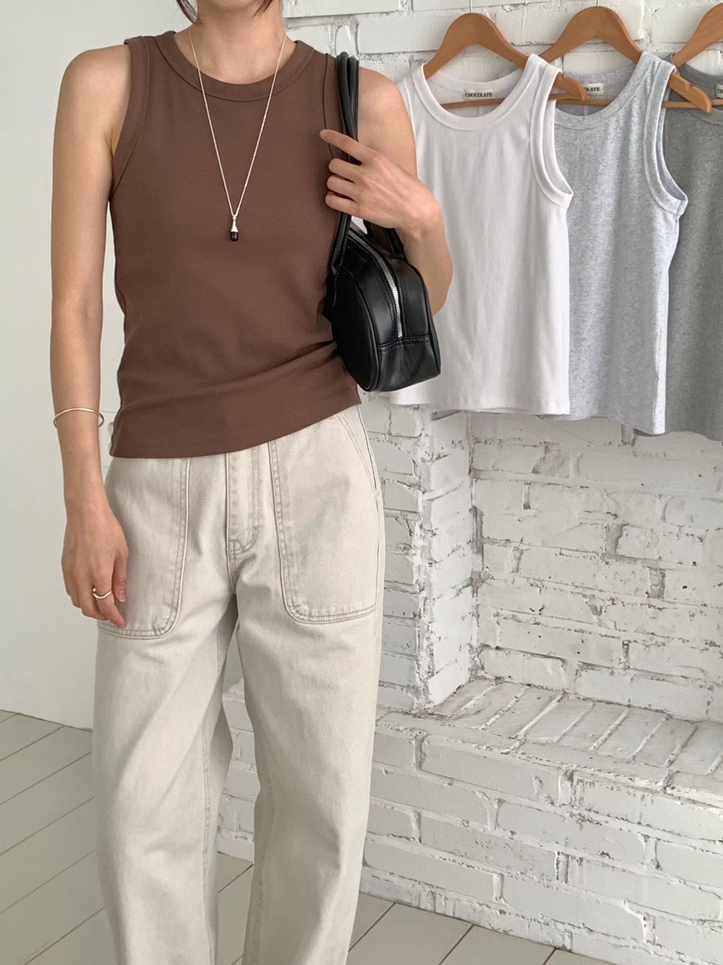 Ribbed Crew Neck Vest (加購$148)