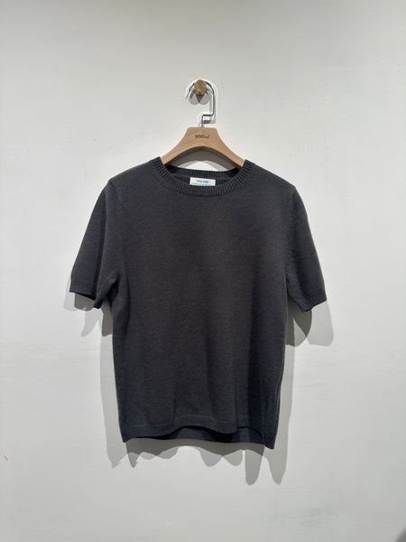 T9 lmt knit top  (9-11Oct $368, 之後批發價$398）