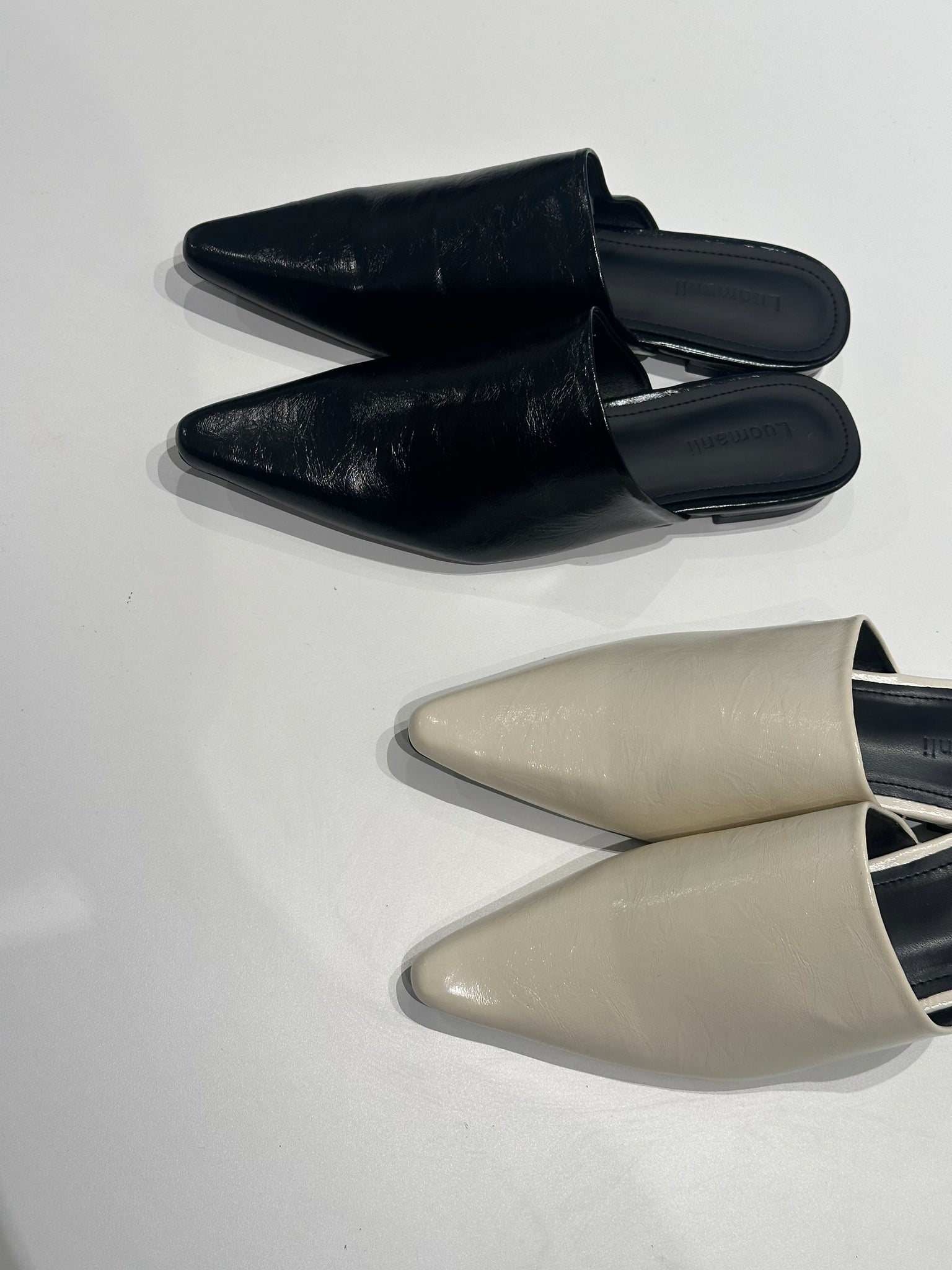 Daily Pointed Mules (28-30May 超抵價 $398, 批發價$428)