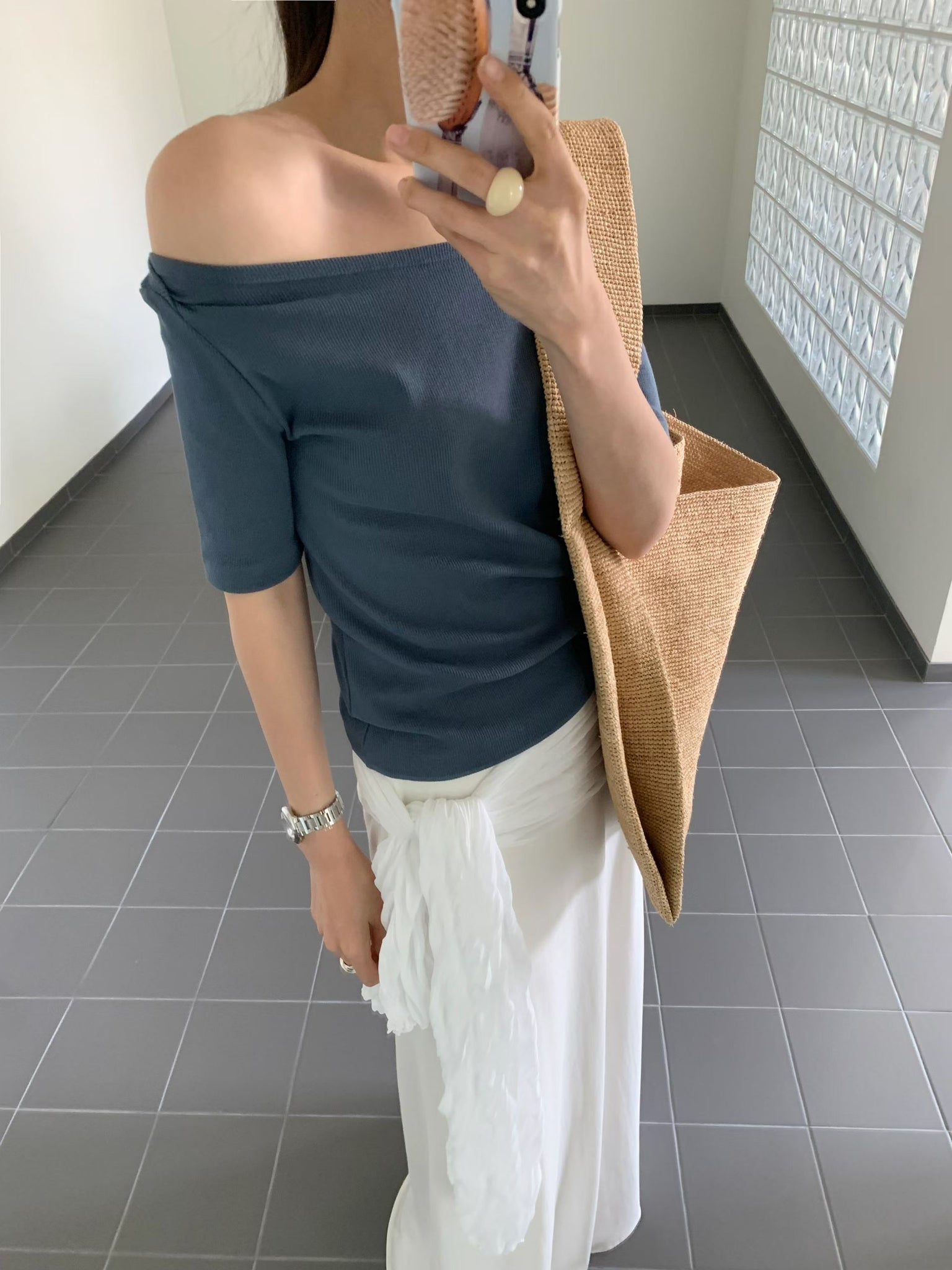 Two Ways Off Shoulder Tee (18-20Jun 超抵價$248, 之後批發價$268)