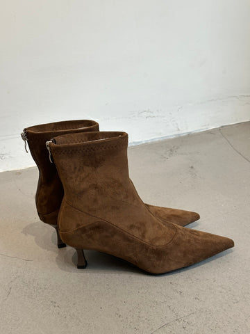 Suede Stiletto Ankle Boots (14-17Oct超抵價$468, 之後批發價$568)