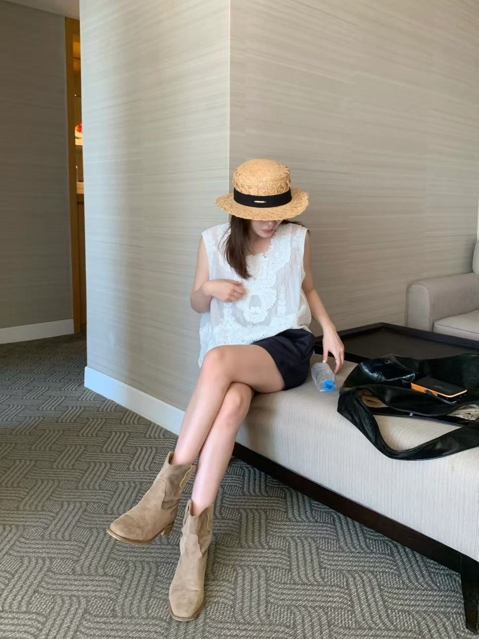 Casual Lace Vest (18-20Jun 超抵價$268, 之後批發價$298)