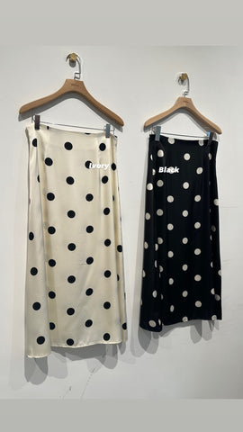 Polka Dot Satin Skirt  (16-18Apr $348, 之後批發價$398）