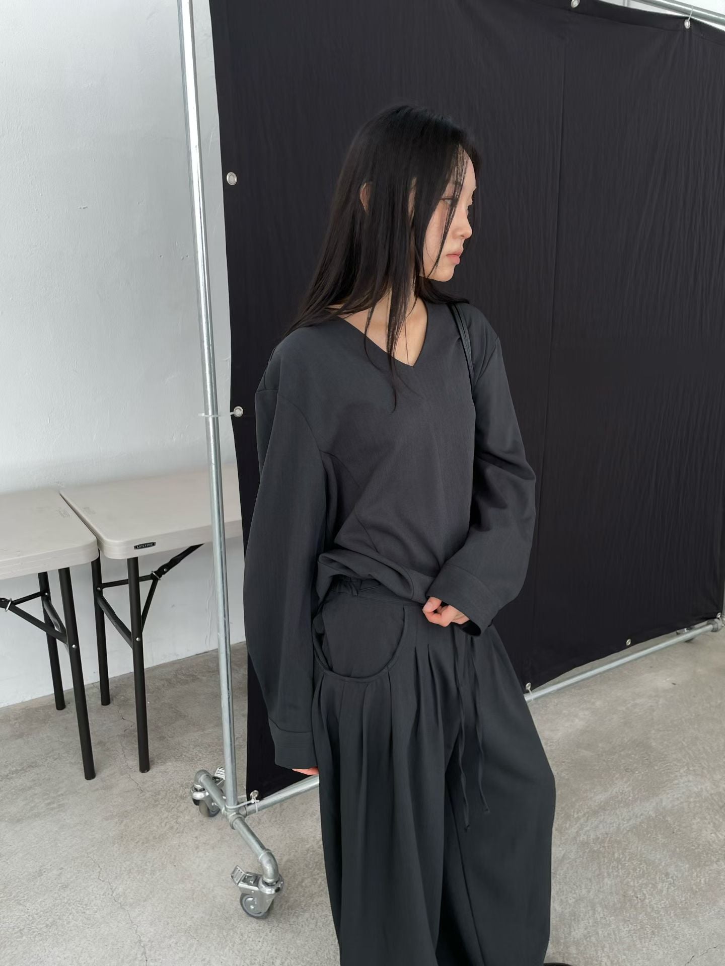Modern Boxy V Neck Top  (8-10Oct超抵價$428, 之後批發價$468)