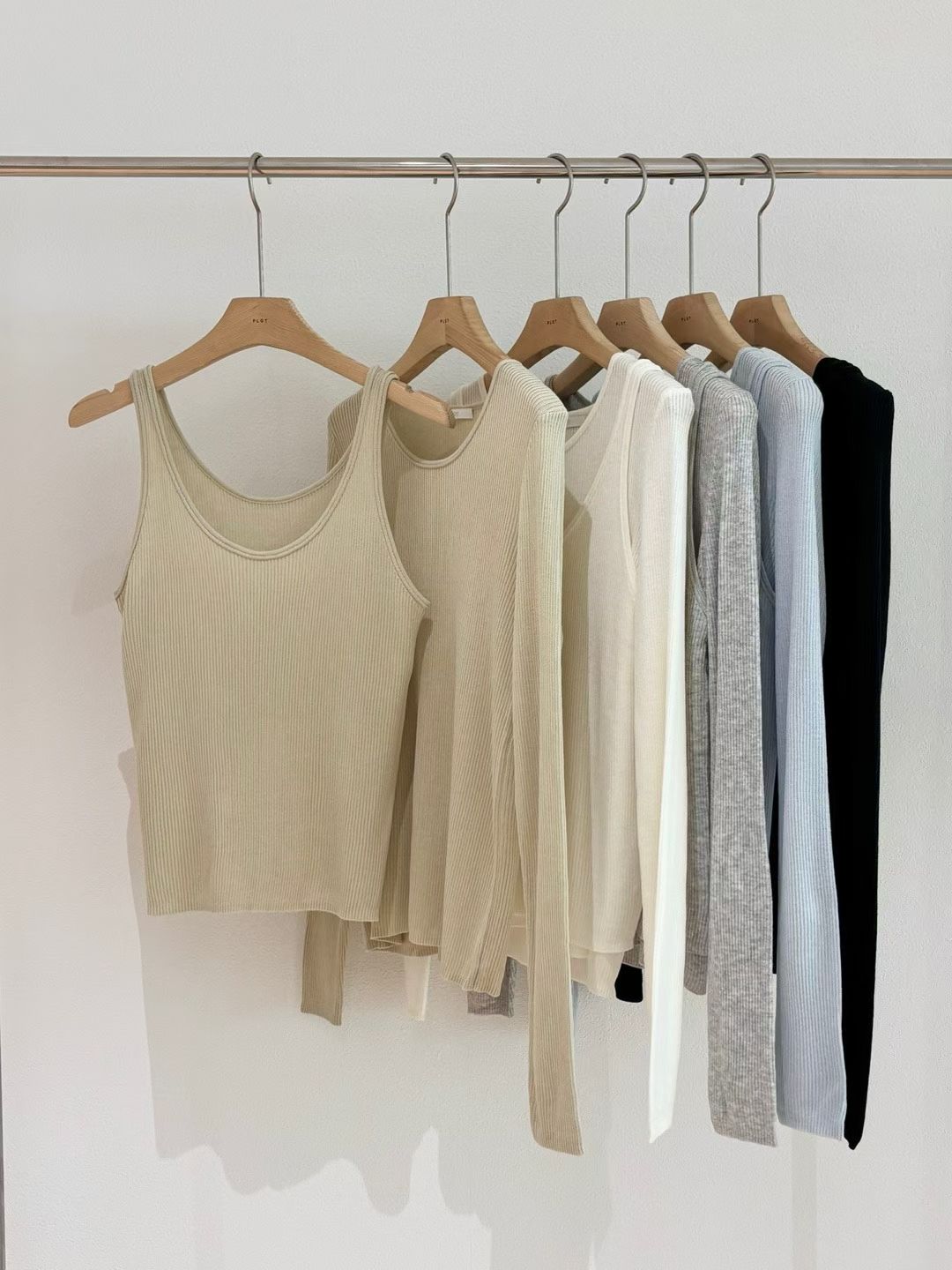 Trendy Two Piece Knit Top (3-5Mar $328, 之後批發價$368）