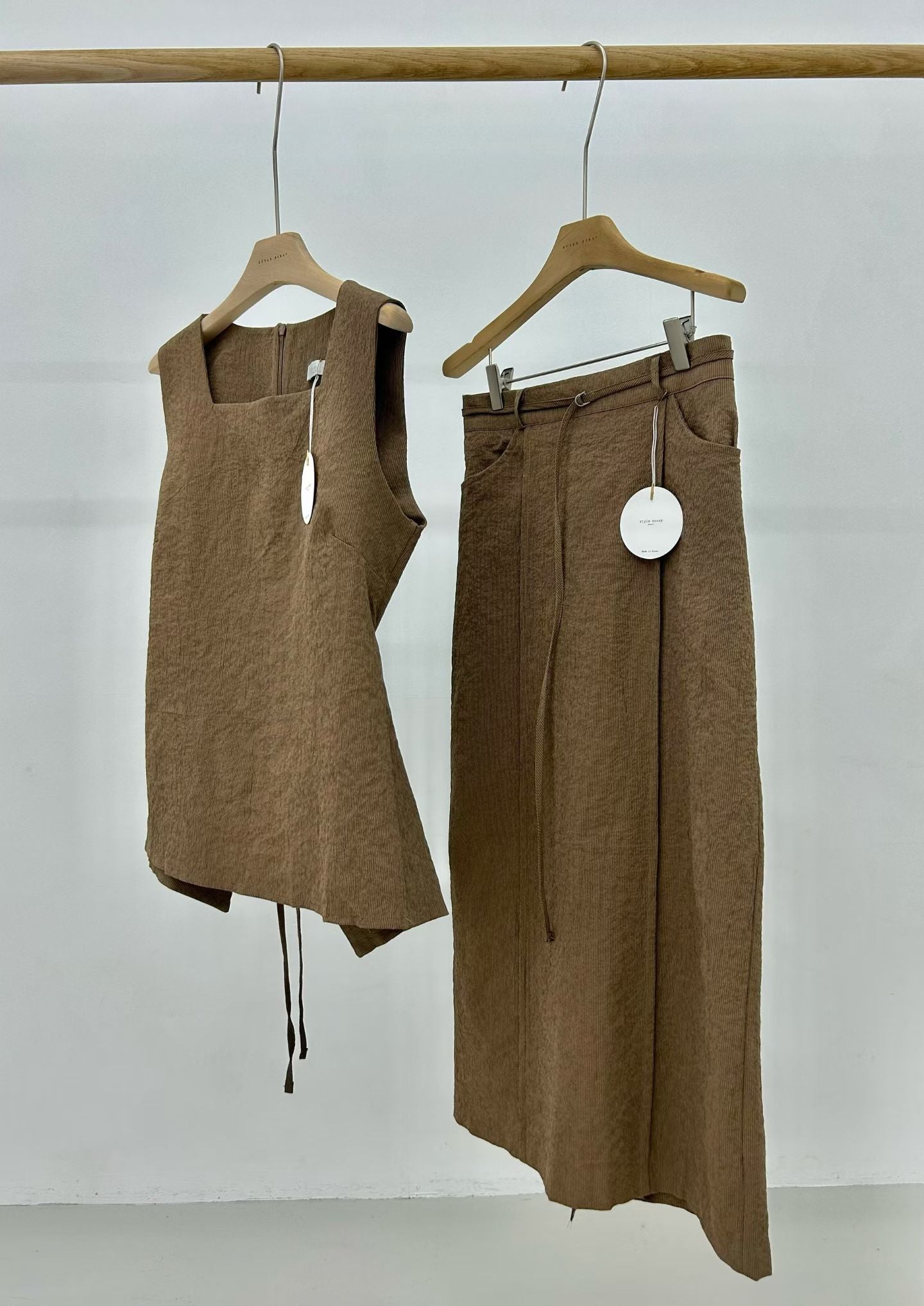 Cool Fabric Vest & Skirt Set (18-20Jun 超抵價$678, 之後批發價$728)
